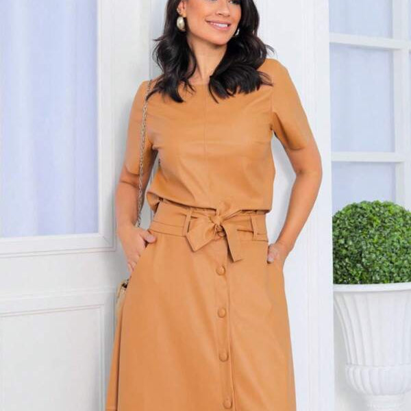 Conjunto Saia Midi e Blusa Clara