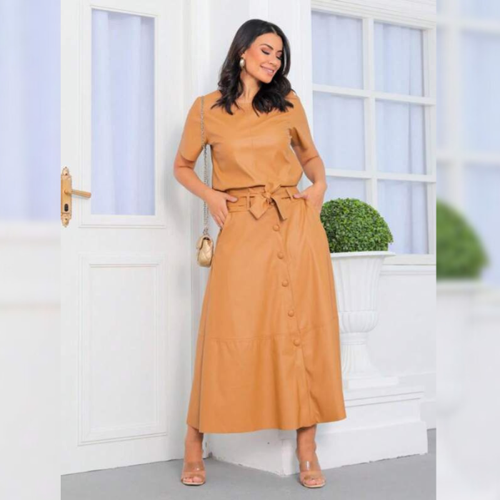Conjunto Saia Midi e Blusa Clara
