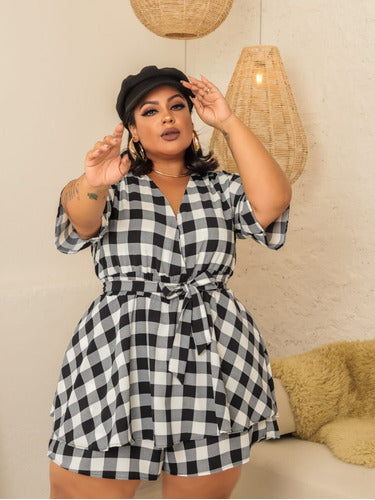 Macaquinho Feminino Curto Plus Size Roberta