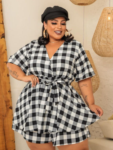 Macaquinho Feminino Curto Plus Size Roberta