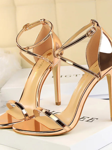 Sandalia Dourada Salto Dominique