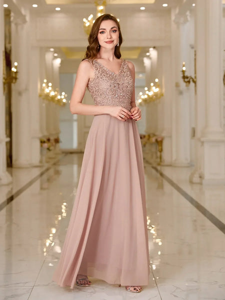 Vestido Longo com Busto Renda Bordada e Saia Fluída