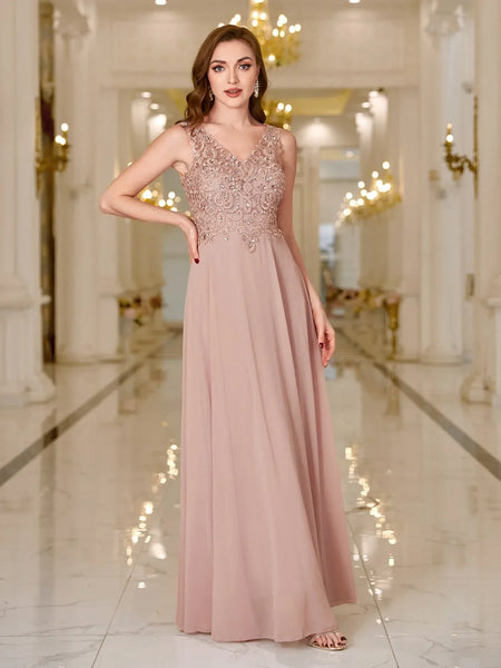 Vestido Longo com Busto Renda Bordada e Saia Fluída