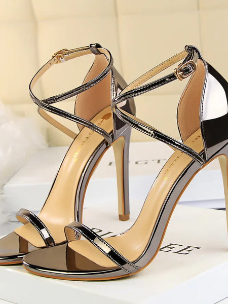 Sandalia Dourada Salto Dominique