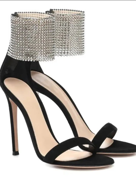 Sandália Preta Salto Fino Denise