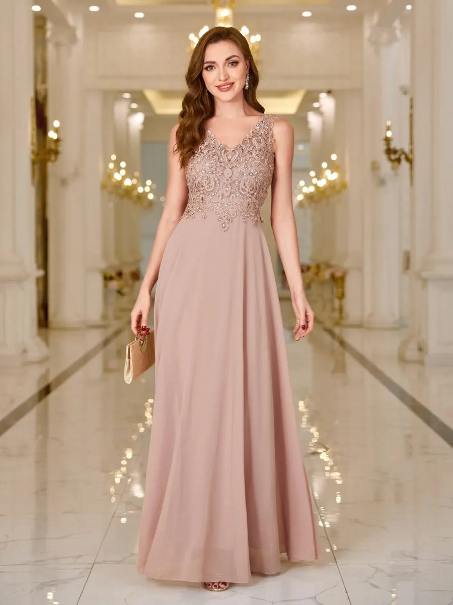 Vestido Longo com Busto Renda Bordada e Saia Fluída