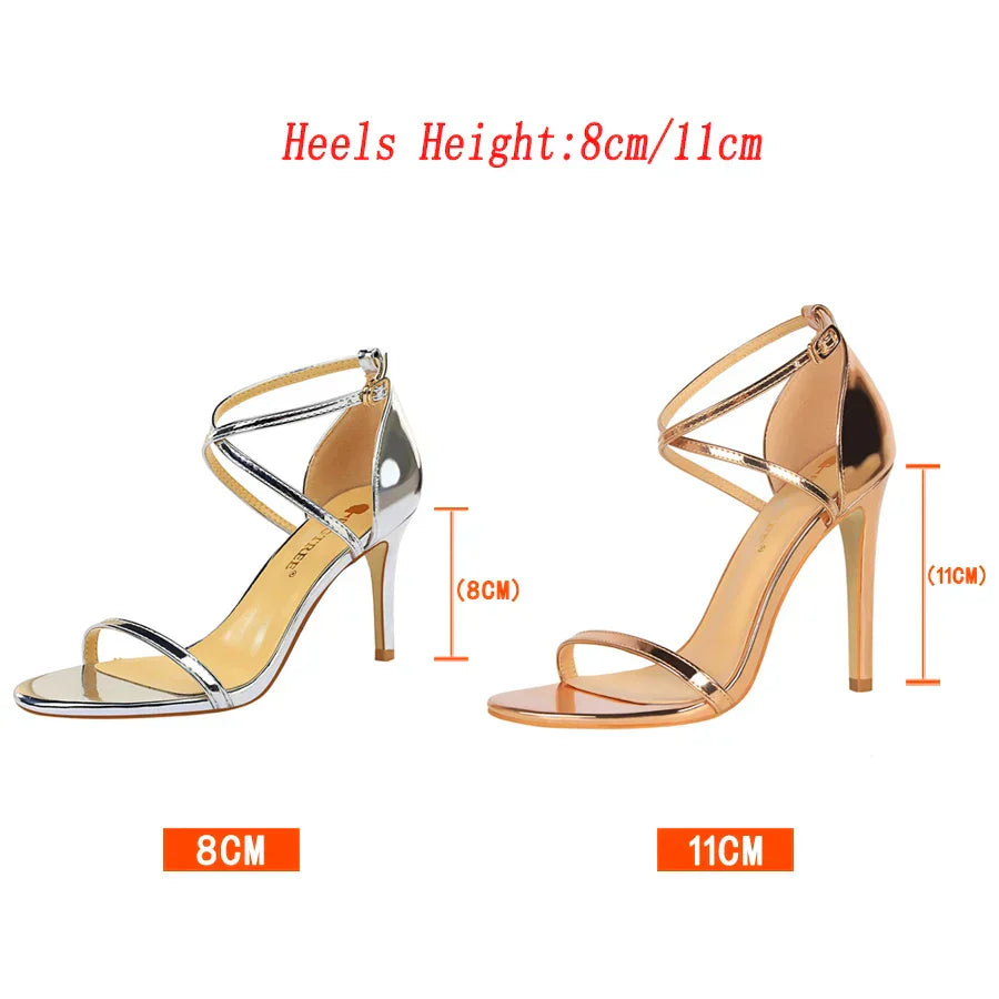 Sandalia Dourada Salto Dominique