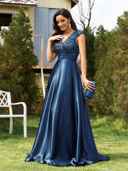 Vestido Longo de Festa Acinturado com Saia de Cetim e Busto bordado em Paetês