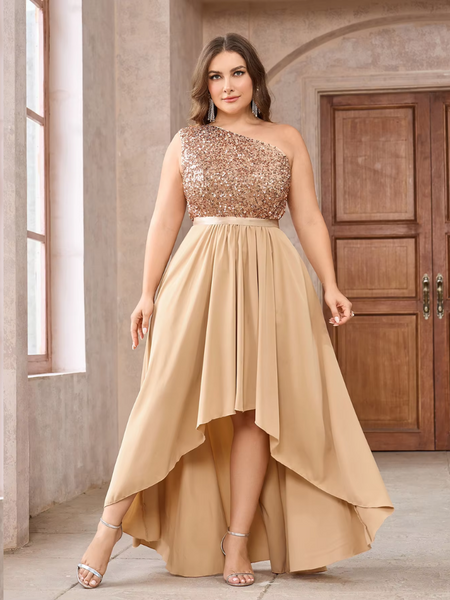 Vestido de Festa Plus Size Um Ombro Só com Paetês e Saia Mullet