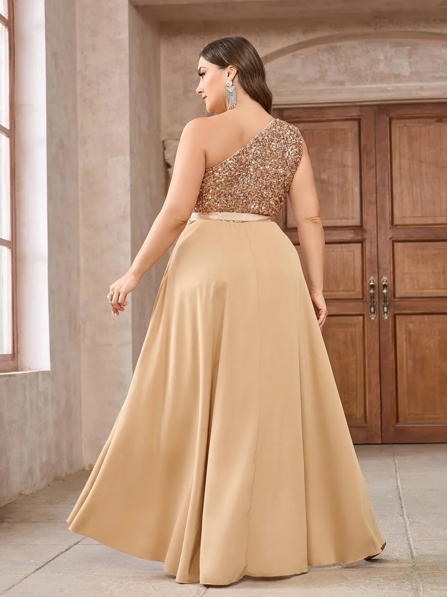 Vestido de Festa Plus Size Um Ombro Só com Paetês e Saia Mullet