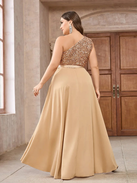 Vestido de Festa Plus Size Um Ombro Só com Paetês e Saia Mullet
